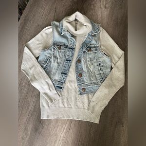American Eagle denim vest and Banana Republic grey sweater